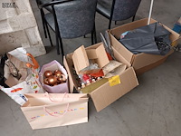 Lot 140 - seizoensdecoratie - afbeelding 1 van  7