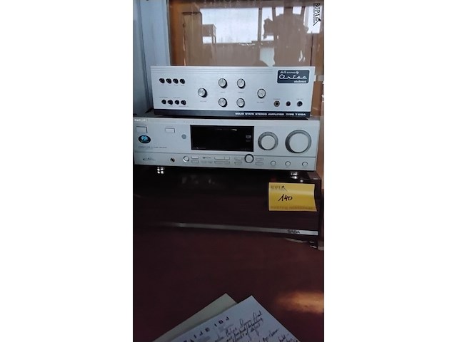 Lot 140 - versterkers en bandrecorder - afbeelding 1 van  1