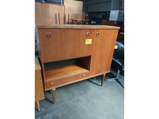 Lot 140 - vintage houten barkast - afbeelding 1 van  5