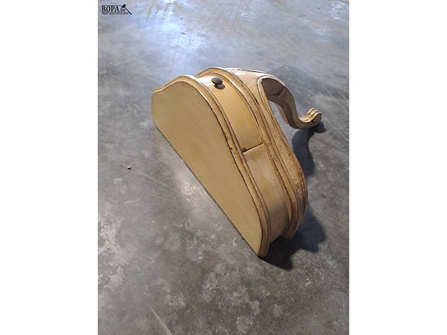 Lot 140 - wandconsole barokstijl - cremekleurig 'shabby chic' - afbeelding 2 van  3