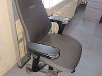 Lot 141 - bureaustoel kinnarps. 5 stuks - afbeelding 2 van  3