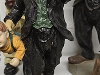 Lot 141 - charlie chaplin beelden 5 stuks - afbeelding 2 van  6