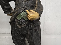 Lot 141 - charlie chaplin beelden 5 stuks - afbeelding 5 van  6