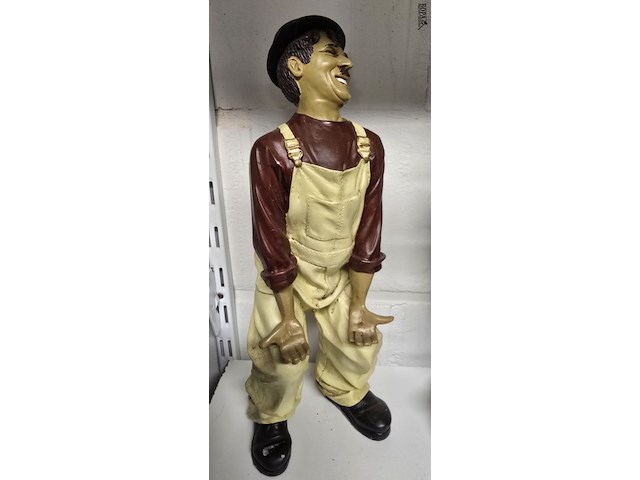 Lot 141 - charlie chaplin beelden 5 stuks - afbeelding 6 van  6