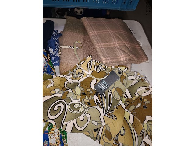 Lot 141 - dameskledij. 10 stuks - afbeelding 2 van  4