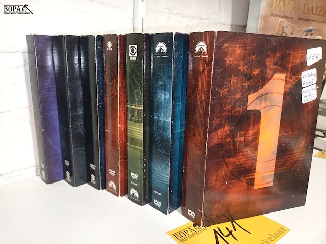 Lot 141 - dvd reeks macgyver. 7 stuks - afbeelding 1 van  4