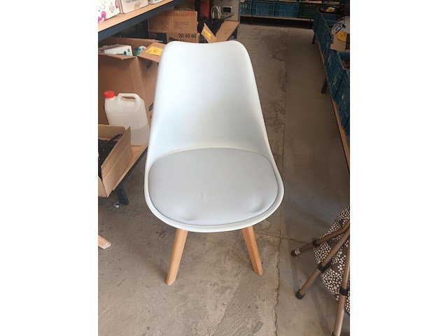 Lot 141 - eetkamerstoelen. 4 stuks - afbeelding 2 van  4