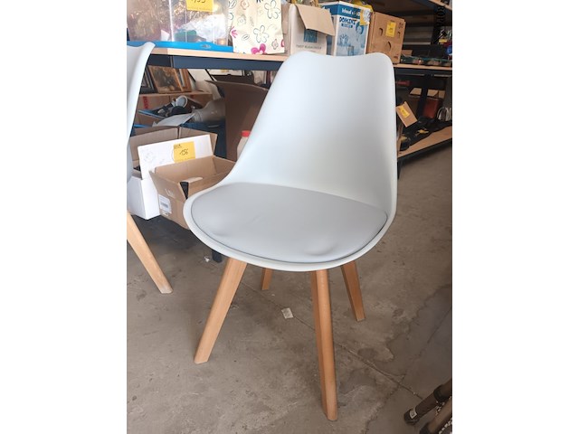 Lot 141 - eetkamerstoelen. 4 stuks - afbeelding 3 van  4