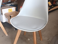 Lot 141 - eetkamerstoelen. 4 stuks - afbeelding 3 van  4