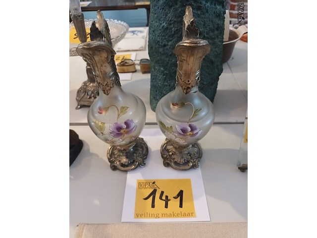 Lot 141 - koppel art nouveau sierkannen - afbeelding 1 van  5