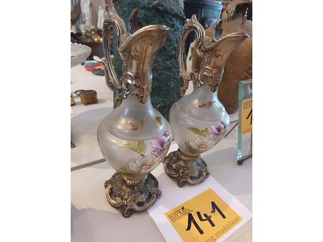 Lot 141 - koppel art nouveau sierkannen - afbeelding 2 van  5