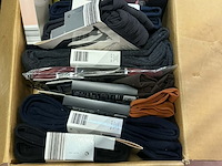 Lot 141 - pantys en nylon maat 42-44 + riem nieuwstaat 2 stuks - afbeelding 1 van  1