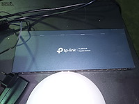 Lot 141 - tp-link en wifi versterker. 3 stuks - afbeelding 2 van  4