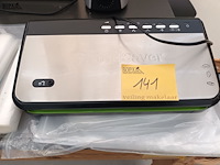 Lot 141 - vacuümmachine en folie - afbeelding 1 van  5