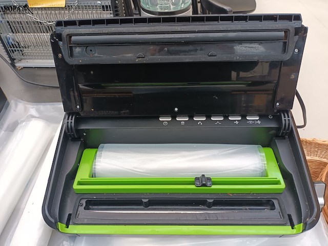 Lot 141 - vacuümmachine en folie - afbeelding 4 van  5