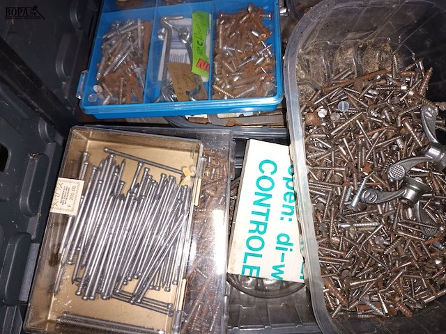 Lot 141 - werkmateriaal. 2 bakken - afbeelding 5 van  5