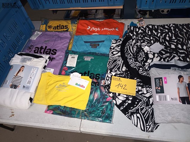 Lot 142 - dameskledij. 27 stuks - afbeelding 1 van  5