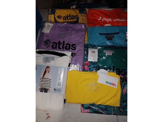 Lot 142 - dameskledij. 27 stuks - afbeelding 3 van  5