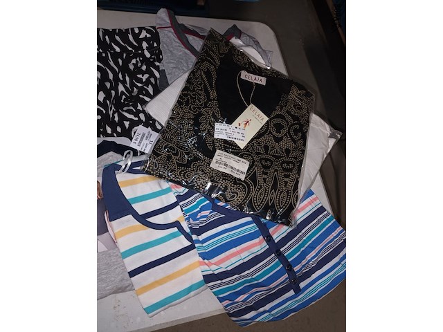 Lot 142 - dameskledij. 27 stuks - afbeelding 5 van  5