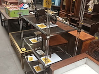 Lot 142 - design rekje in chromé en glas - afbeelding 2 van  4