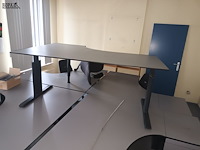 Lot 142 - hoekbureau. 5 stuks - afbeelding 3 van  3