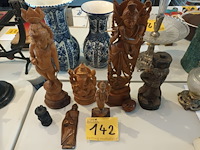 Lot 142 - houten beelden en decoratie. 8 stuks - afbeelding 1 van  6