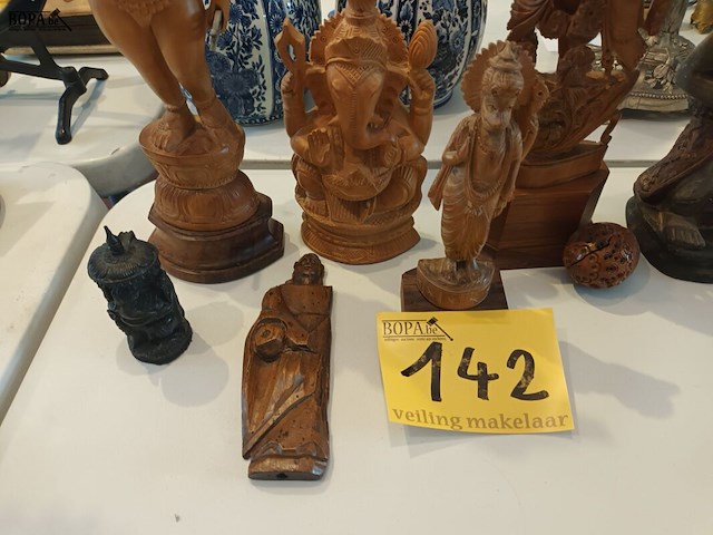 Lot 142 - houten beelden en decoratie. 8 stuks - afbeelding 5 van  6