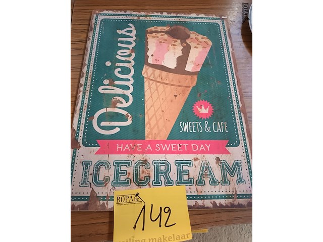 Lot 142 - ice cream reclame - afbeelding 1 van  2