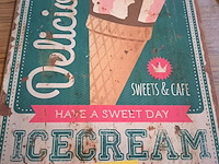 Lot 142 - ice cream reclame - afbeelding 1 van  2
