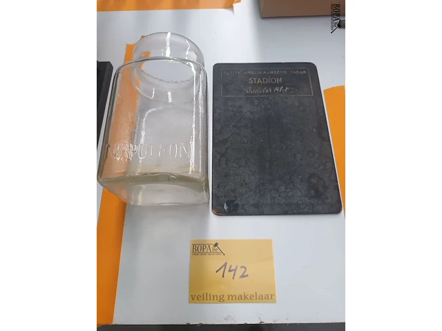 Lot 142 - reclame items. 2 stuks - afbeelding 1 van  4
