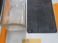 Lot 142 - reclame items. 2 stuks
