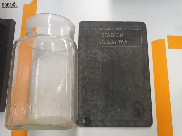 Lot 142 - reclame items. 2 stuks - afbeelding 4 van  4