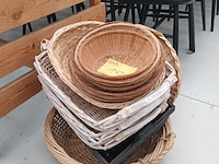 Lot 142 - rieten mandjes. 14 stuks - afbeelding 1 van  4