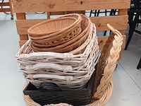 Lot 142 - rieten mandjes. 14 stuks - afbeelding 2 van  4