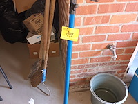 Lot 142 - telescopische montagesteun - afbeelding 2 van  3