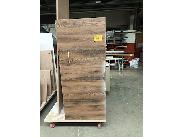 Lot 142 - transportkar met inhoud - afbeelding 2 van  3