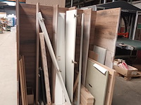Lot 142 - transportkar met inhoud - afbeelding 3 van  3