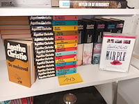 Lot 143 - detective boeken agatha christie. 35 stuks - afbeelding 1 van  4