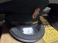 Lot 143 - noord ierland 2 kepies - afbeelding 2 van  4