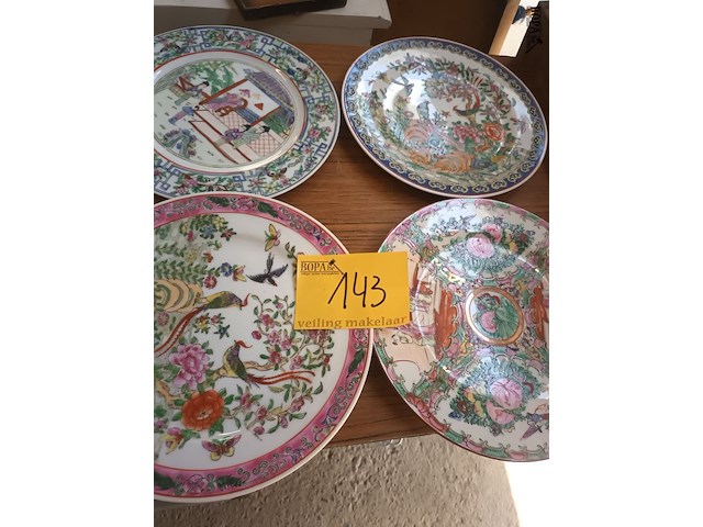 Lot 143 - oosterse sierborden. 4 stuks - afbeelding 1 van  7