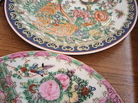 Lot 143 - oosterse sierborden. 4 stuks - afbeelding 2 van  7