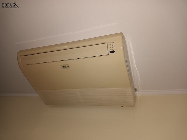 Lot 143 - rhoss opbouw airco/verwarming - afbeelding 1 van  2