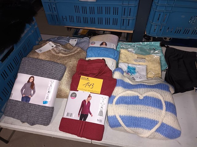 Lot 143 - tassen en portefeuilles. 12 stuks - afbeelding 1 van  6