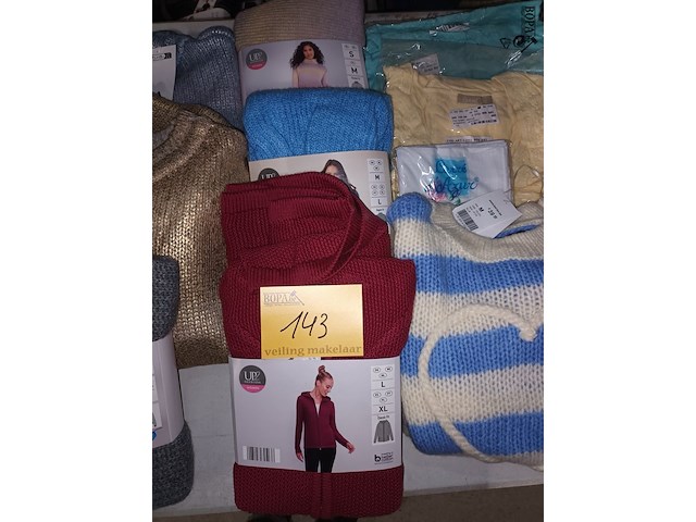 Lot 143 - tassen en portefeuilles. 12 stuks - afbeelding 5 van  6