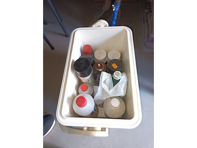 Lot 143 - vuilnisbak en frigobox campingaz - afbeelding 4 van  4