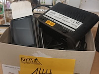 Lot 144 - betaalterminal en wifibooster - afbeelding 1 van  3
