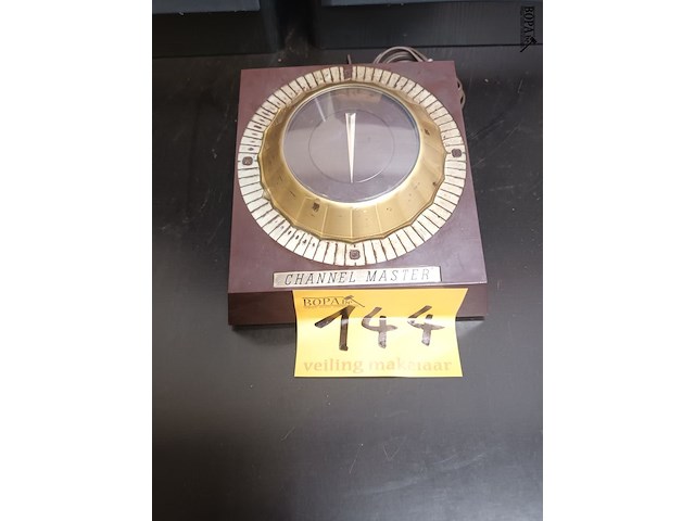 Lot 144 - channel master antenne rotator - afbeelding 1 van  3