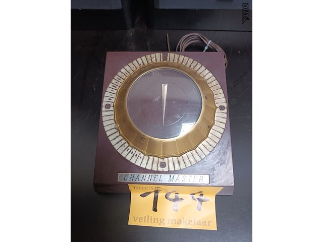 Lot 144 - channel master antenne rotator - afbeelding 2 van  3