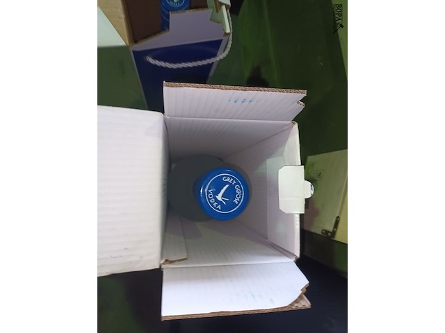 Lot 144 - fles grey goose vodka van 6 liter - afbeelding 2 van  4