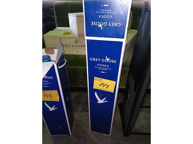 Lot 144 - fles grey goose vodka van 6 liter - afbeelding 4 van  4